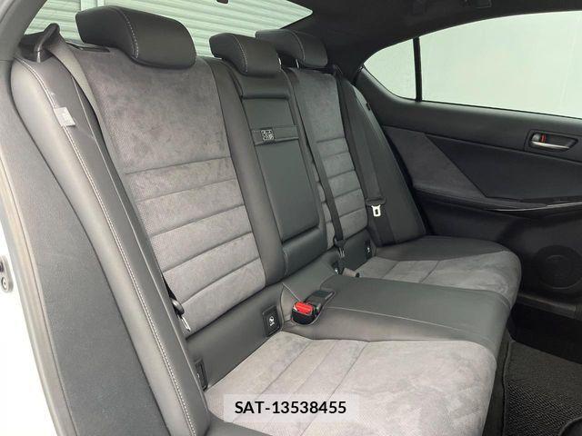 Lexus IS 2022-03 8366714-14