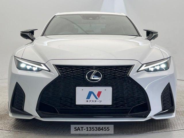 Lexus IS 2022-03 8366714-15