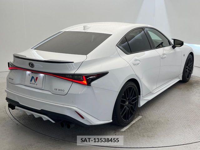 Lexus IS 2022-03 8366714-18