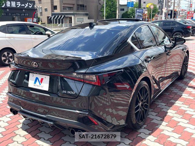 Lexus IS 2021-07 8366715-16
