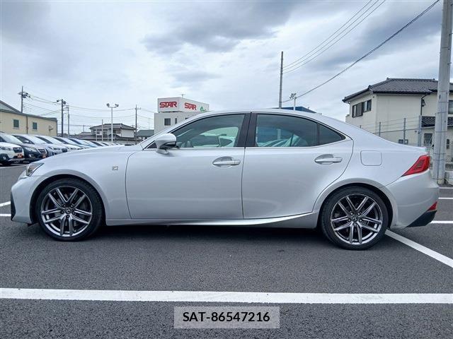 Lexus IS 2017-12 8371801-10