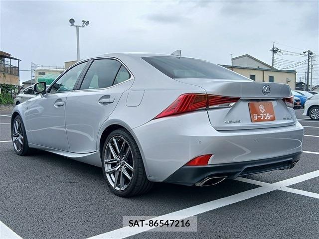 Lexus IS 2017-12 8371801-22