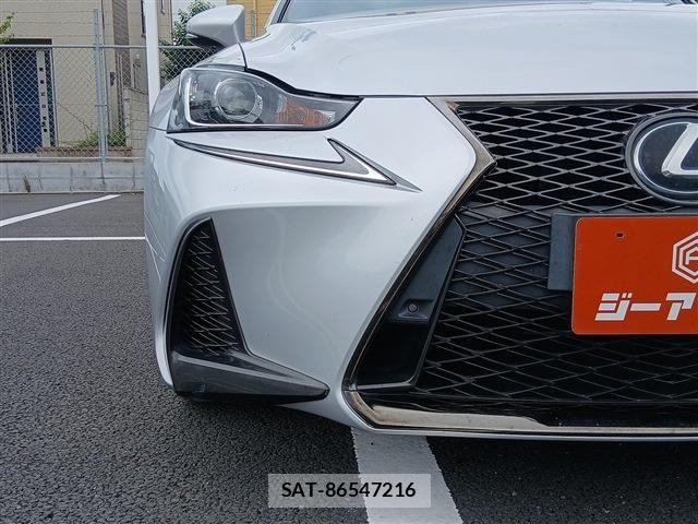Lexus IS 2017-12 8371801-24