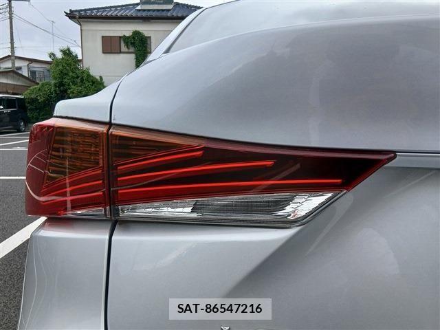 Lexus IS 2017-12 8371801-27
