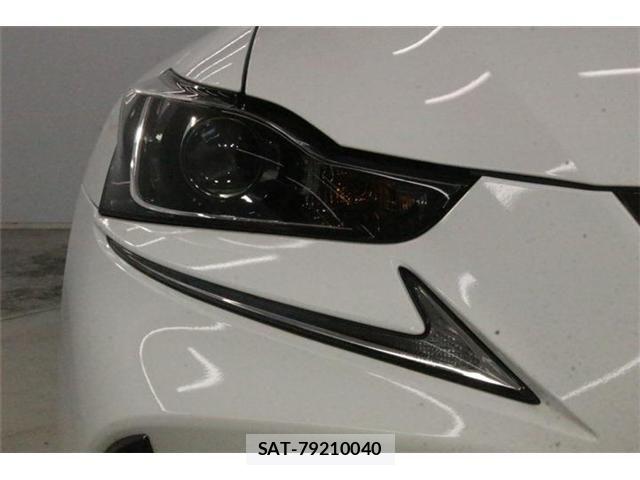 Lexus IS 2018-02 8413267-11