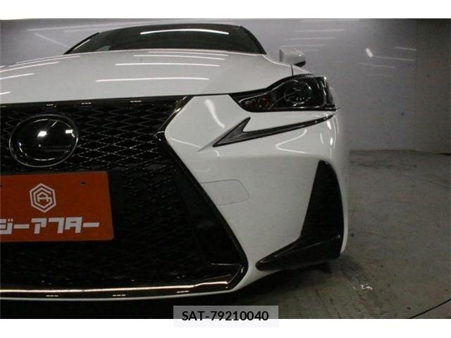Lexus IS 2018-02 8413267-12