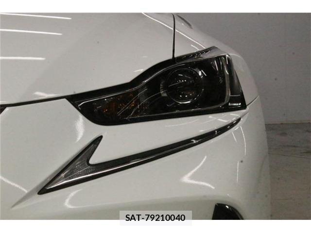 Lexus IS 2018-02 8413267-13