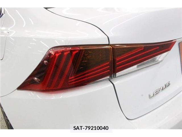 Lexus IS 2018-02 8413267-15