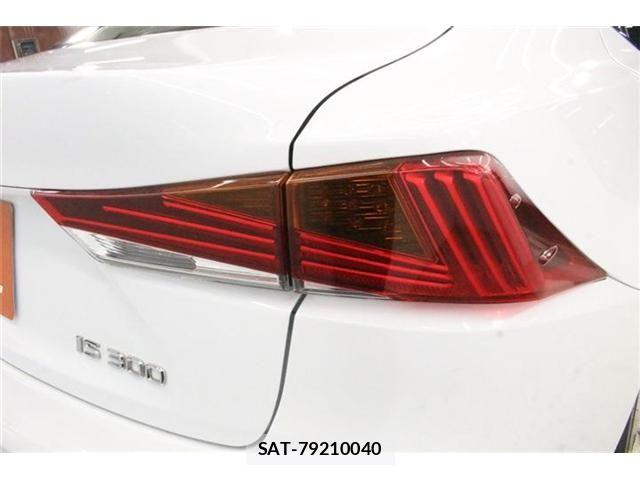 Lexus IS 2018-02 8413267-16
