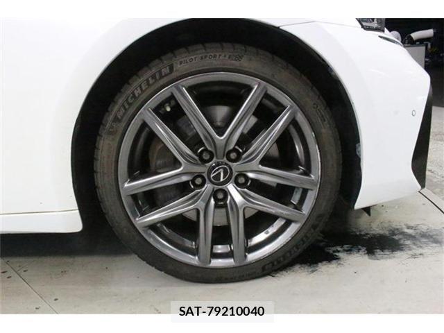 Lexus IS 2018-02 8413267-20