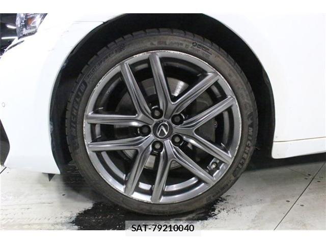 Lexus IS 2018-02 8413267-21