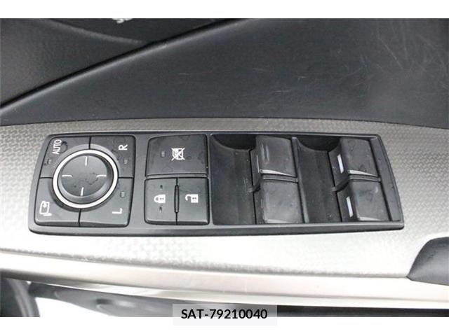 Lexus IS 2018-02 8413267-28