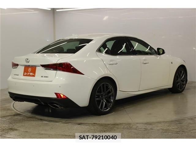 Lexus IS 2018-02 8413267-4