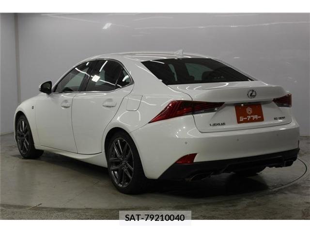 Lexus IS 2018-02 8413267-6