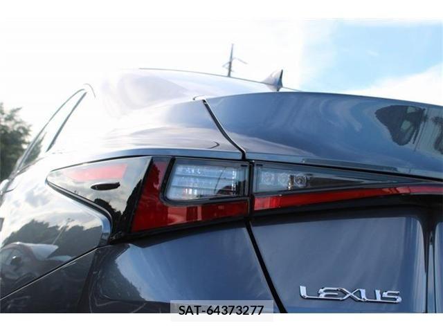 Lexus IS 2021-06 8457799-13