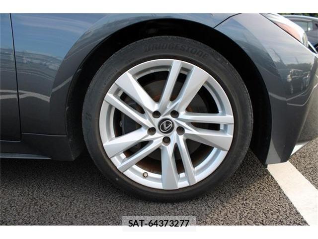 Lexus IS 2021-06 8457799-17