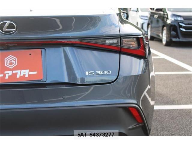 Lexus IS 2021-06 8457799-27