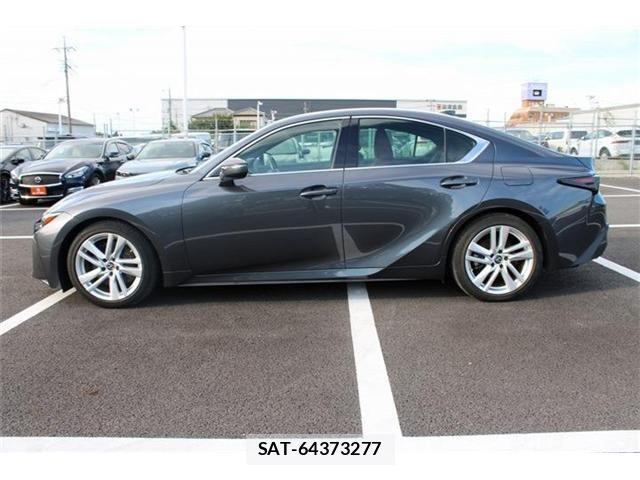 Lexus IS 2021-06 8457799-8
