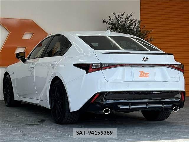 Lexus IS 2024-01 8562432-12
