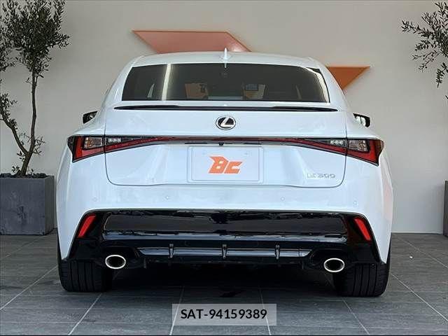 Lexus IS 2024-01 8562432-13