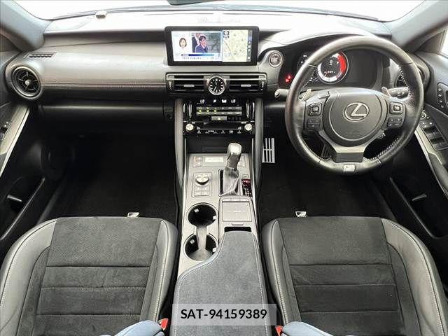 Lexus IS 2024-01 8562432-1