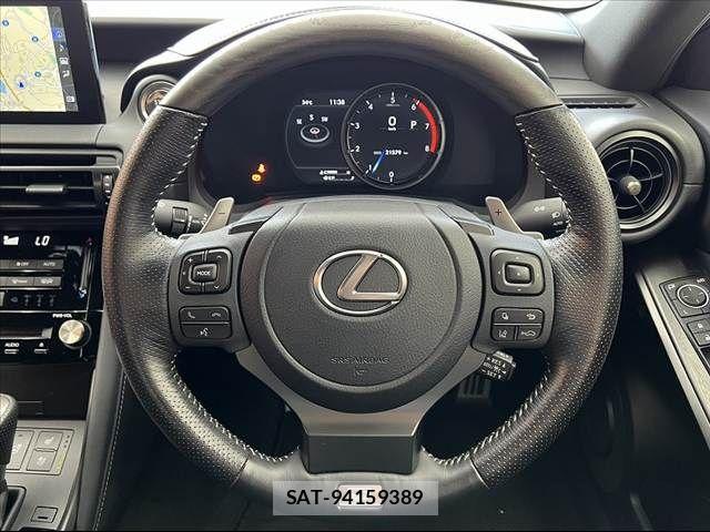 Lexus IS 2024-01 8562432-25