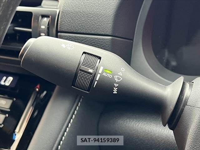 Lexus IS 2024-01 8562432-28