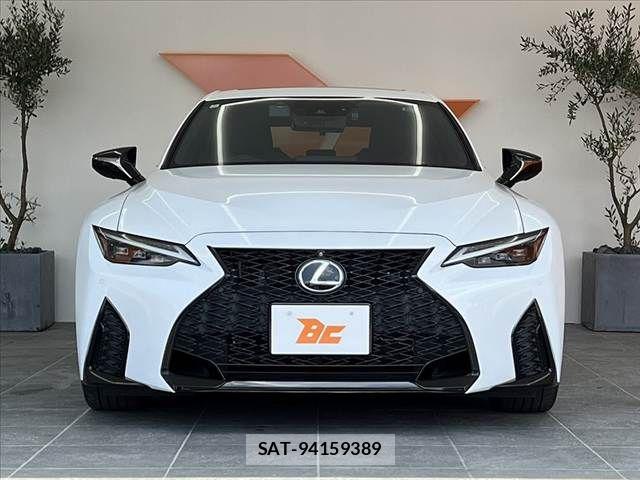 Lexus IS 2024-01 8562432-8