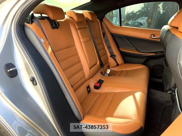 Lexus IS 2021-05 8562433-9
