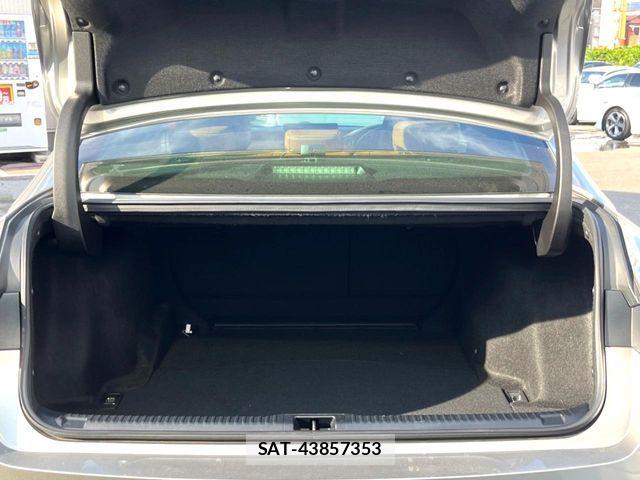 Lexus IS 2021-05 8562433-10