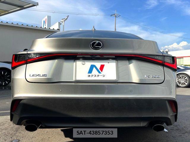 Lexus IS 2021-05 8562433-15