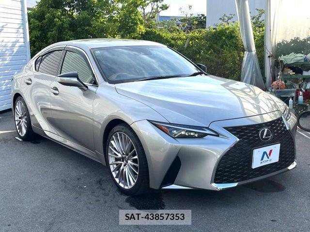 Lexus IS 2021-05 8562433-16