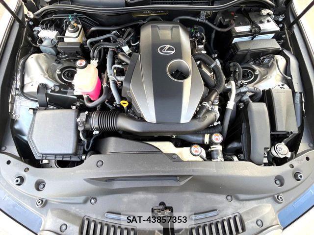 Lexus IS 2021-05 8562433-18