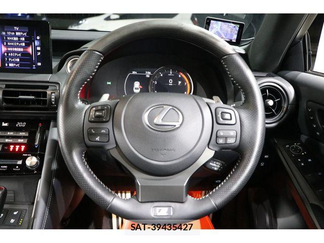 Lexus IS 2024-01 8562427-17