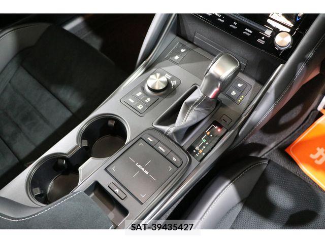 Lexus IS 2024-01 8562427-23
