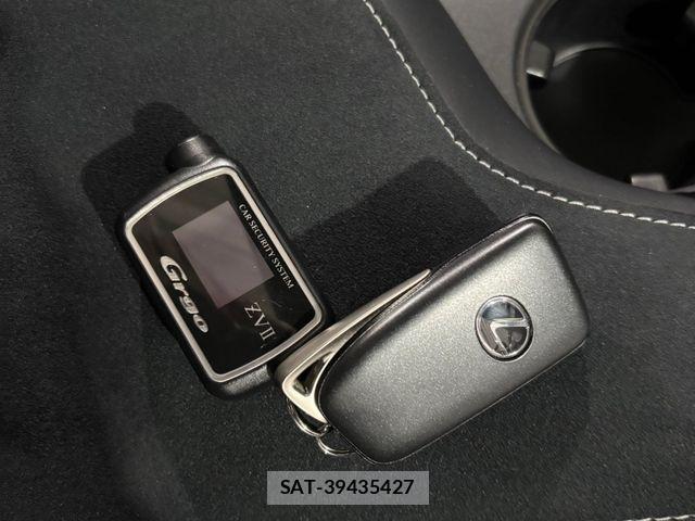Lexus IS 2024-01 8562427-24