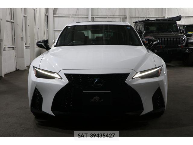 Lexus IS 2024-01 8562427-4