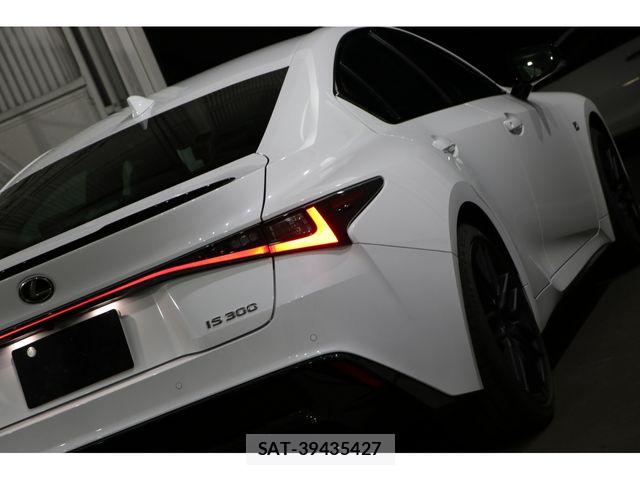 Lexus IS 2024-01 8562427-6