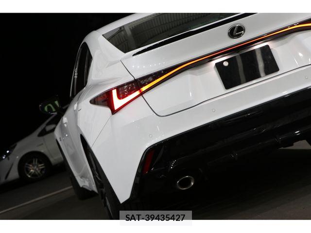 Lexus IS 2024-01 8562427-7