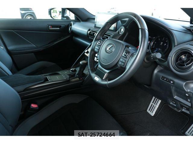 Lexus IS 2024-07 8562426-15
