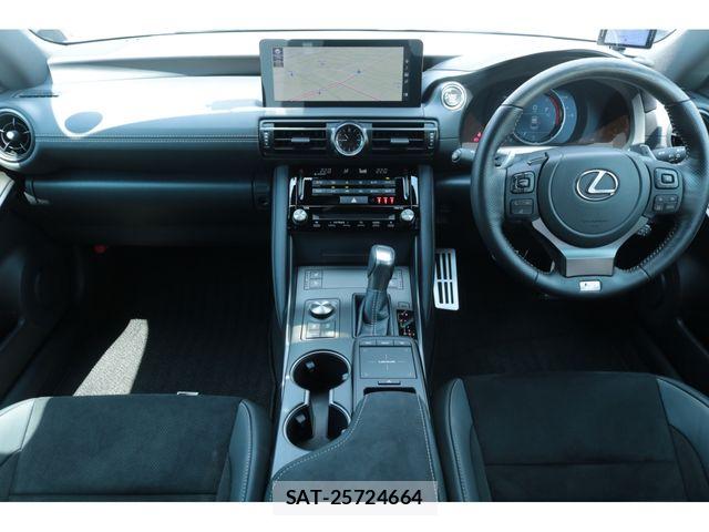 Lexus IS 2024-07 8562426-2
