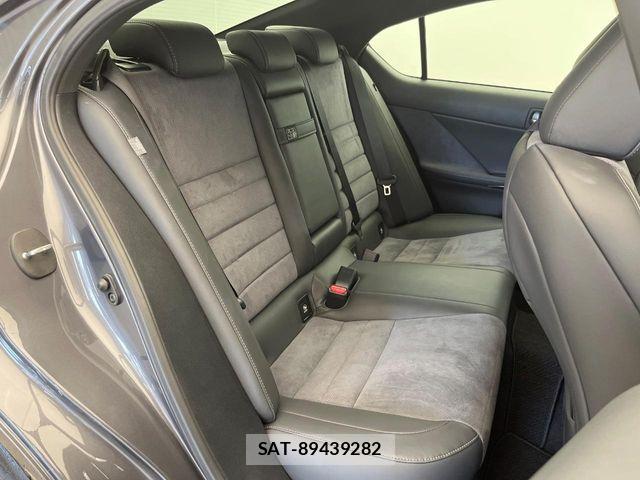 Lexus IS 2021-12 8562428-16