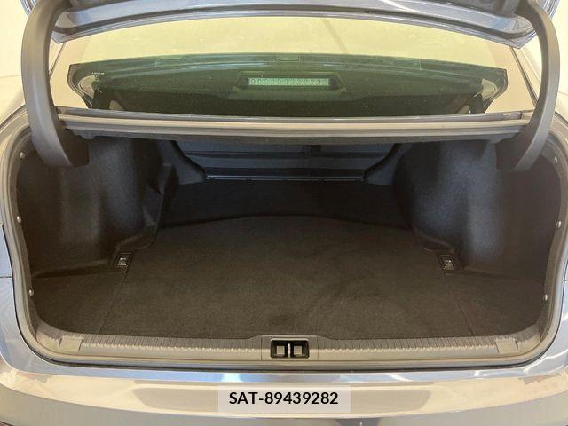 Lexus IS 2021-12 8562428-17