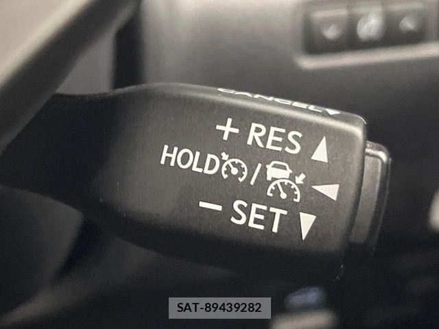 Lexus IS 2021-12 8562428-8