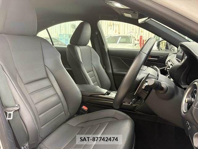 Lexus IS 2022-09 8627466-10