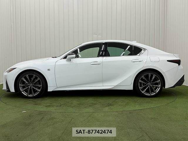 Lexus IS 2022-09 8627466-16
