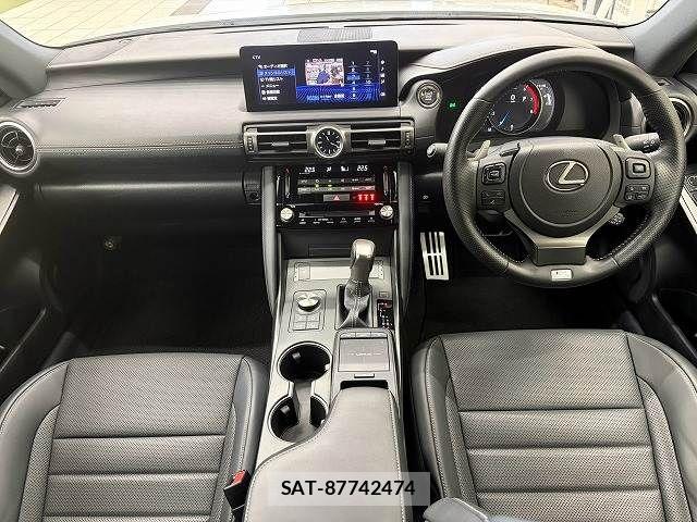 Lexus IS 2022-09 8627466-1