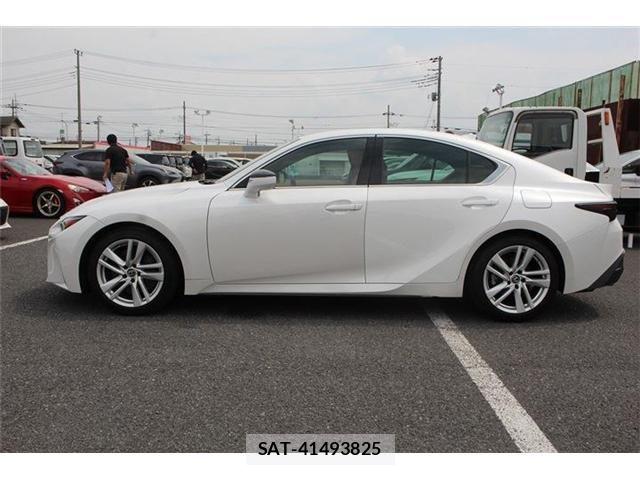 Lexus IS 2020-12 8627467-10