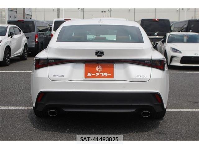 Lexus IS 2020-12 8627467-12