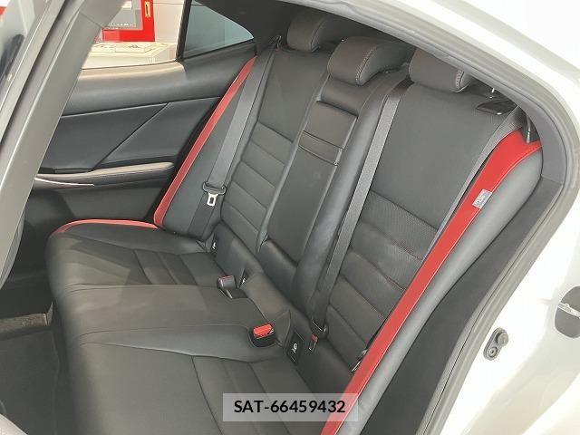 Lexus IS 2019-08 8659916-18